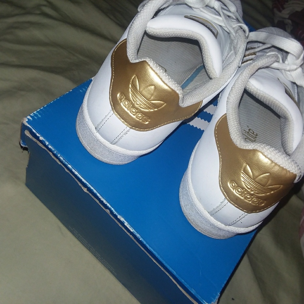 Adidas - Picture 2 of 3